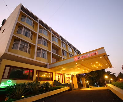 https://imgcld.yatra.com/ytimages/image/upload/t_hotel_yatra_city_desktop/v1455005885/Domestic Hotels/Hotels_Ahmedabad/Hotel Cama/1.Hotel_Exterior_-_Day.jpg
